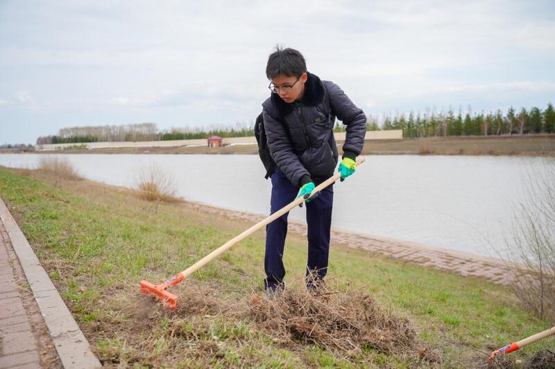«Таза Қазақстан»: столичная молодежь провела экоакцию на набережной Есиля