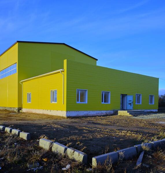 Аким области Асаин Байханов посетил село Кеменгер Павлодарского района, где ознакомился с реализацией крупных инвестиционных проектов и проверил ход строительства физкультурно-оздоровительного комплекса