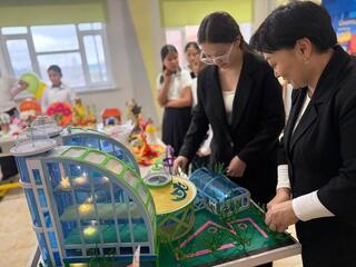 Столичная школьница представила модель школы будущего