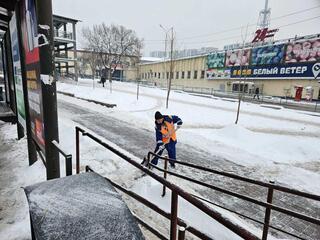 В Алматы продолжаются работы по очистке снега66
