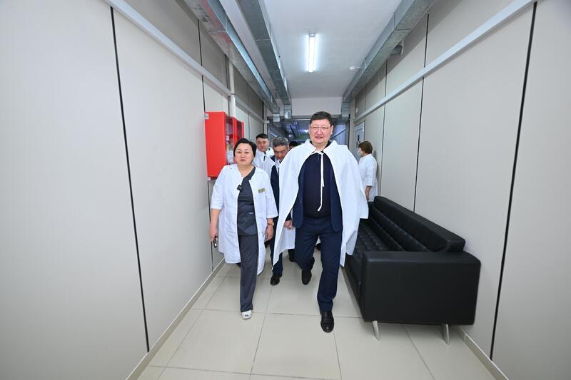 В Центральной районной больнице Аксуатского района проводится капитальный ремонт