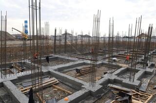 В жилом массиве «Ынтымак» началось строительство пяти новых многоквартирных домов