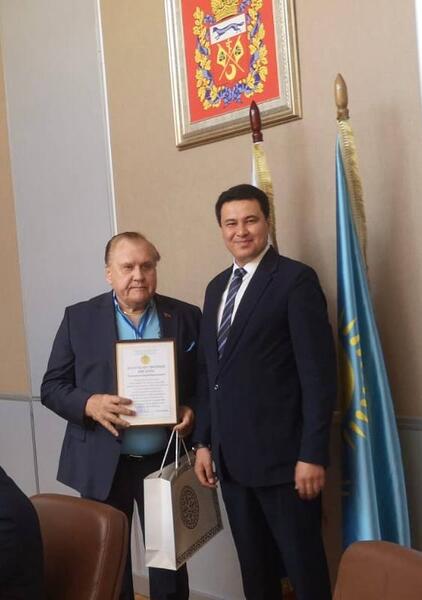 По итогам казахстанско - российского семинара в Оренбурге вручены благодарственные письма Министерства экологии и природных ресурсов РК