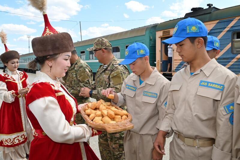 В Актобе торжественно встретили участников международного сбора молодежи «Айбын»