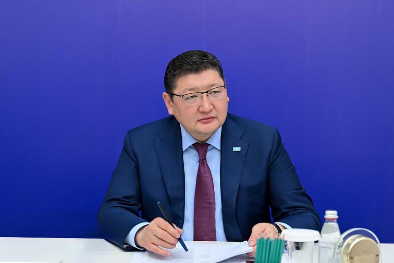 Аким области провел прием жителей Аягозского района по личным вопросам