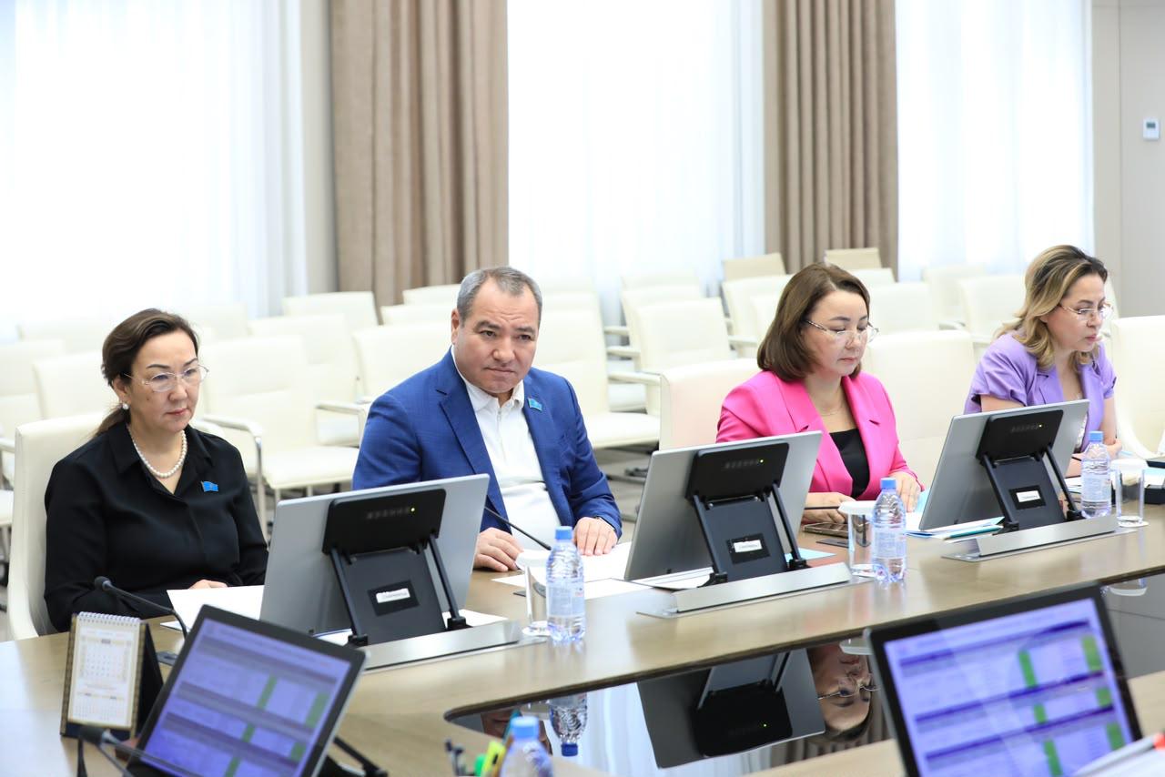 Определены обладатели образовательных грантов за счет средств местного бюджета на подготовку медицинских кадров