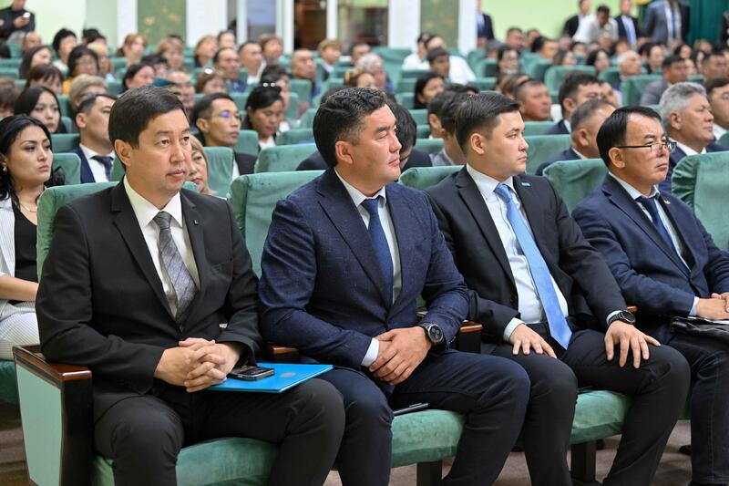 Аким области встретился с жителями Кокпектинского района