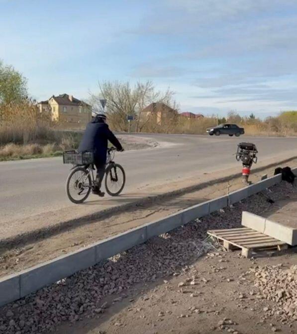 В Караганде строят велодорожку к дачным массивам