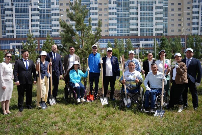 Спортсмены Астаны поддержали экочеллендж ко Дню эколога