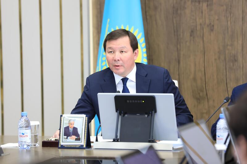 Аким области встретился с депутатами Сената Парламента