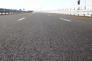 На участке автодороги Конаев - Баканас вводят контроль средней скорости