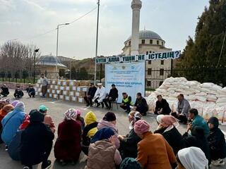 В ТОЛЕБИЙСКОМ РАЙОНЕ 200 СЕМЬЯМ ВРУЧИЛИ ПРОДУКТОВЫЕ КОРЗИНЫ