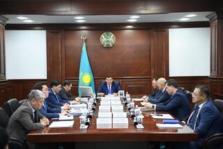 Обсуждены вопросы обязательного социально-медицинского страхования и снижения теневой экономики