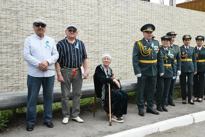 В Астане установили мемориальную доску ветерану Великой Отечественной войны Шаяхмету Касымову