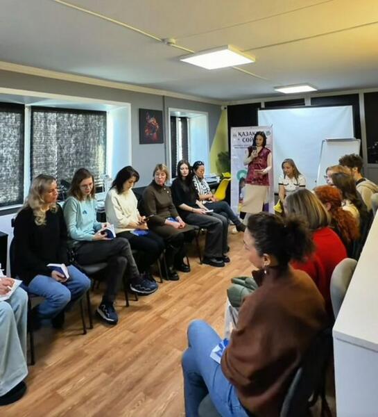 В Караганде работает разговорный клуб «Говори по-казахски»