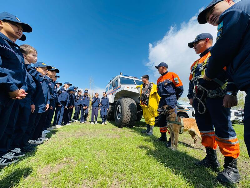 Экскурсия для кадетов: будущее спасателей начинается с детства