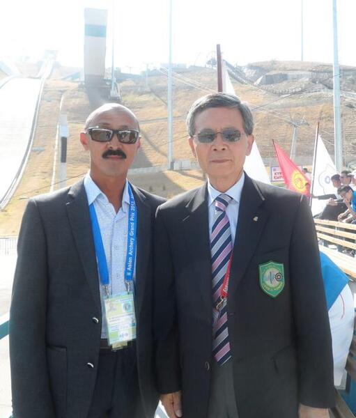 Балхашского тренера по стрельбе из лука признали одним из лучших в стране