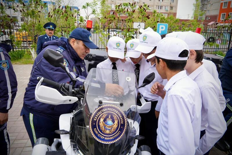 БЕЗОПАСНАЯ ШКОЛА: В ШЫМКЕНТЕ 500 ШКОЛЬНИКОВ ВСТРЕТИЛИСЬ С ГЛАВОЙ ПОЛИЦИИ