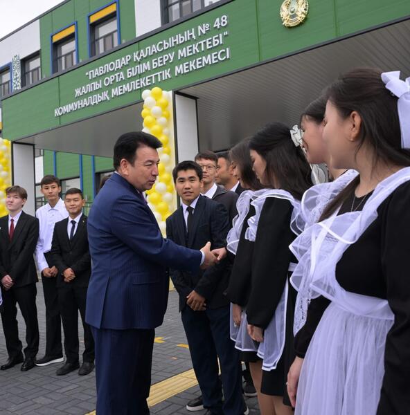 В Павлодаре сегодня произошло по-настоящему знаковое событие — в микрорайоне «Достык» открылась первая в регионе школа будущего, построенная в рамках национального проекта «Келешек мектептері»