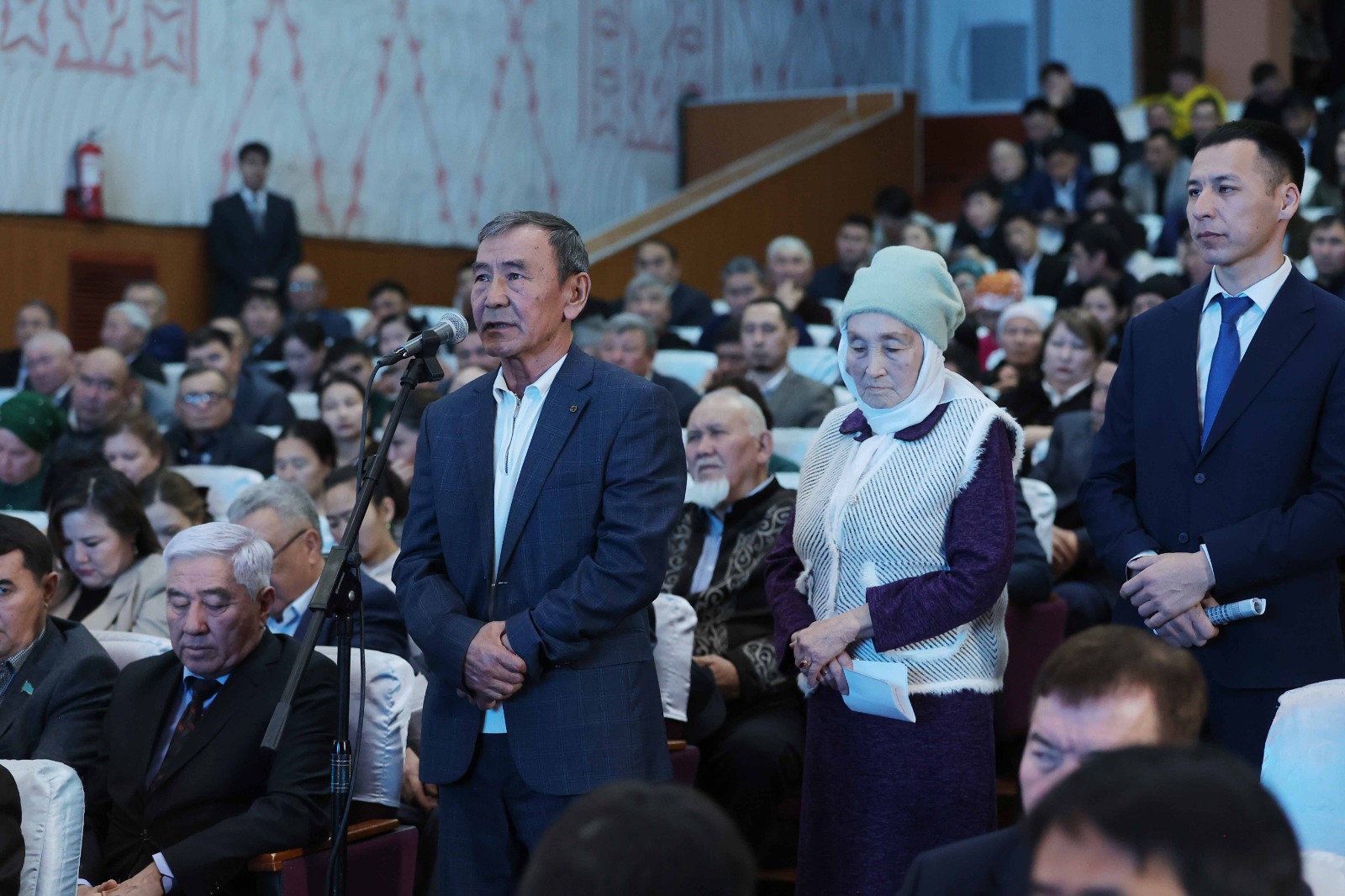 Ербол Карашукеев встретился с жителями Байзакского района