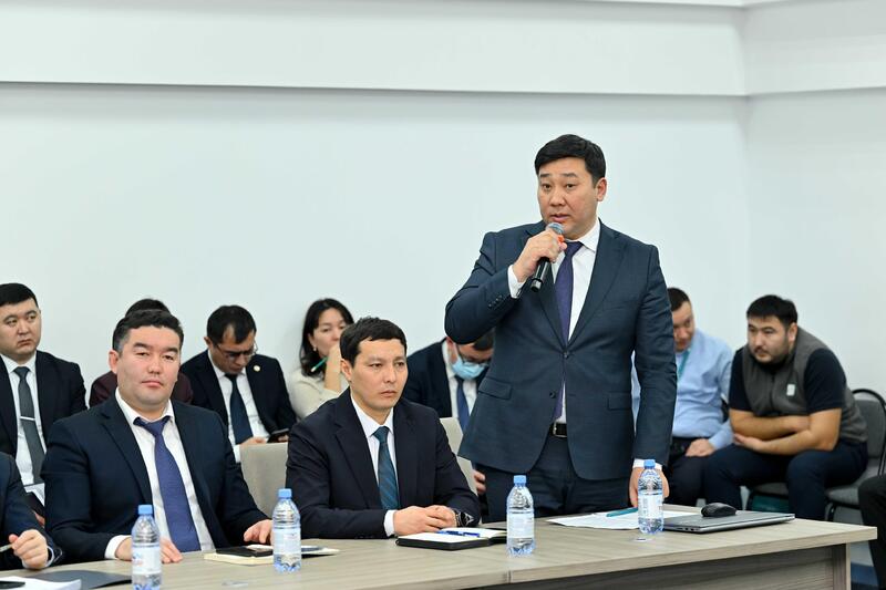 Аким области провел прием граждан по актуальным вопросам