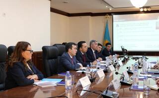 В Агентстве Республики Казахстан по атомной энергии состоялась встреча с делегацией Великобритании во главе с лордом Джоном Алдердайсом