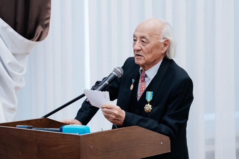 В Западно-Казахстанской области ко Дню Республики вручены государственные награды