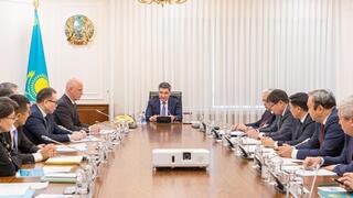 По поручению Главы государства Правительством принимаются меры по обеспечению макроэкономической стабильности и нивелированию негативных последствий экономических реформ