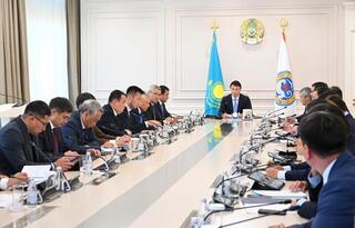 Аким Алматы Дархан Сатыбалды назвал проблемы с подрядчиками самыми болезненными для горожан