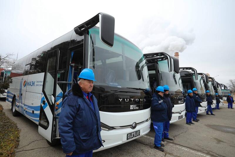 В Актау предприятию MAЭK вручили 20 автобусов