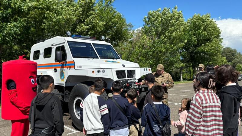 В День защиты детей спасатели по всей стране провели уроки безопасности