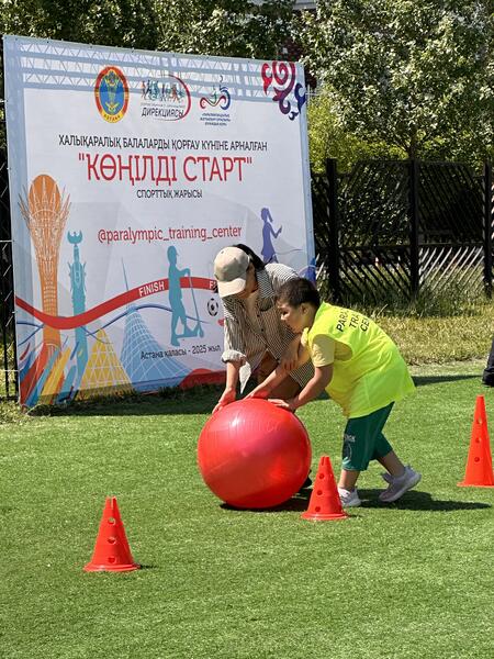 День защиты детей: инклюзивные спортивные состязания провели в Астане