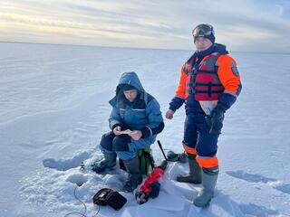 МЧС Казахстана предупреждает: выход и выезд на неокрепший лед опасны для жизни