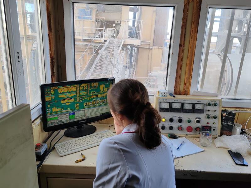 Школьница из Аягоза разработала эко-асфальт из пластиковых отходов