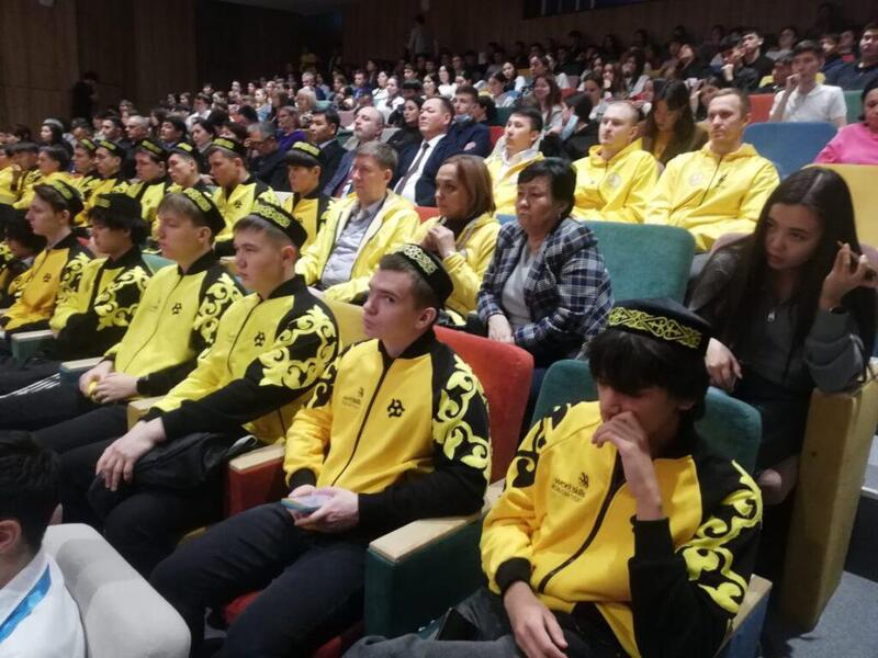 В Костанае прошёл республиканский патриотический форум «Ел тірегі – еңбек адамы» в честь Года рабочих профессий