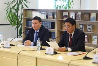 В ТУРКЕСТАНЕ В РАМКАХ ПРОЕКТА «ЧИТАЮЩАЯ НАЦИЯ» ПРОШЕЛ КРУГЛЫЙ СТОЛ «НАЦИЯ, СОВЕРШЕНСТВУЮЩАЯСЯ С КНИГОЙ»