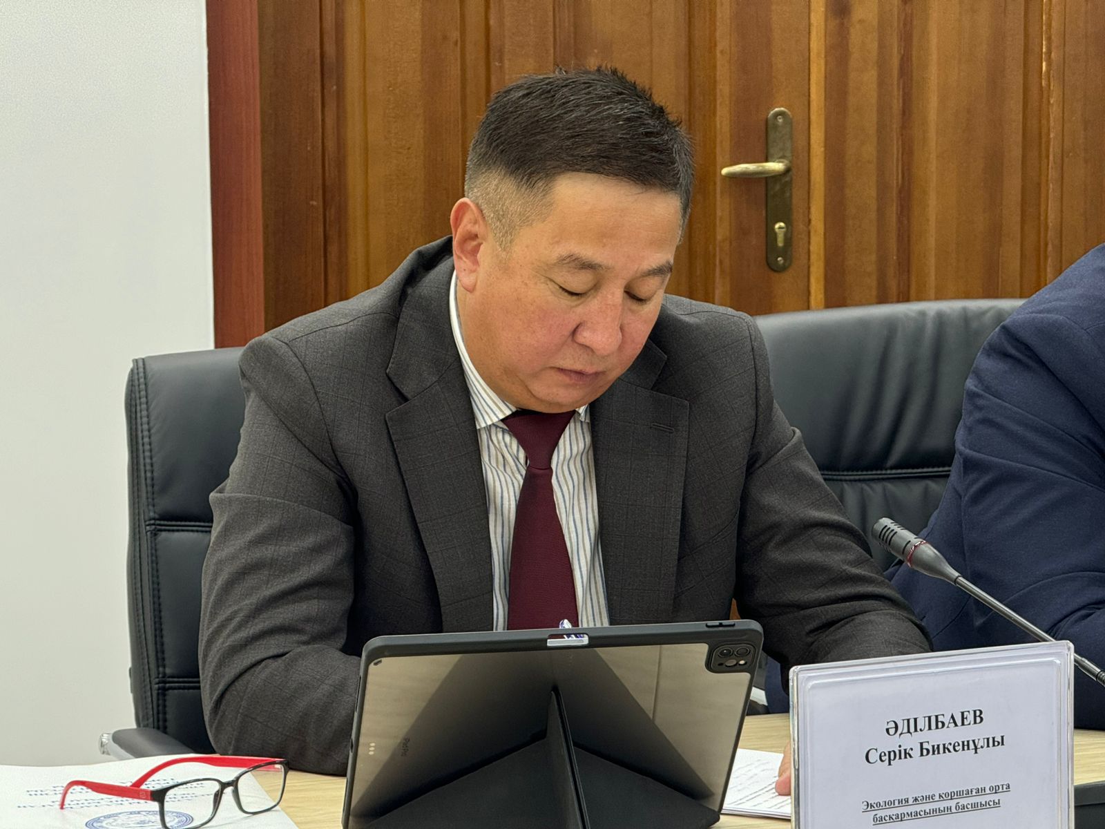 В акимате Жетысуского района Алматы разъяснили новые правила охраны атмосферного воздуха