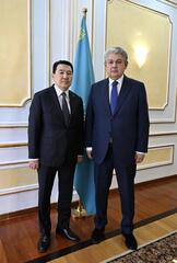 Министр иностранных дел Казахстана провёл встречу с Председателем Экономического суда СНГ