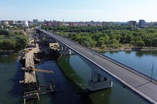 В Семее полностью обновлено асфальтовое покрытие старого моста