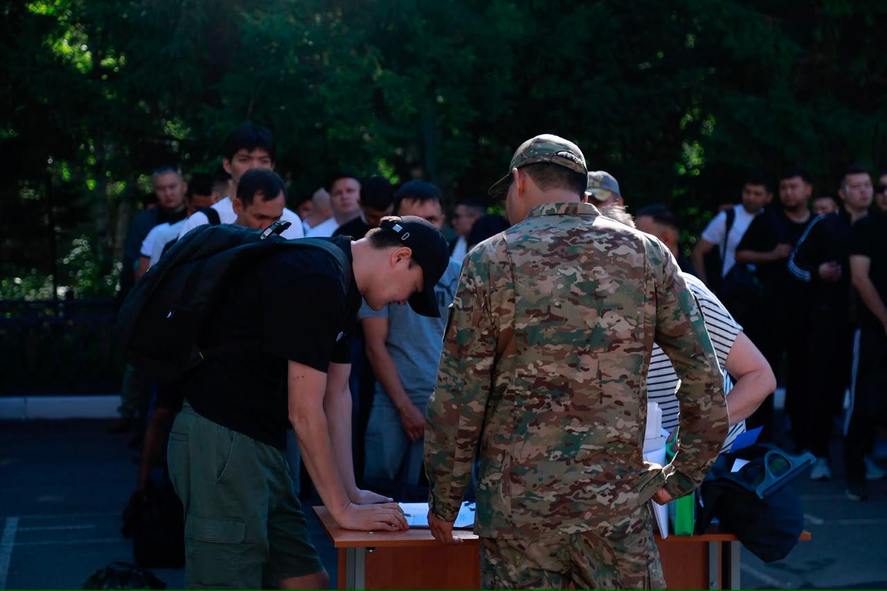 Свыше ста военнообязанных запаса отправили на воинские сборы в Астане