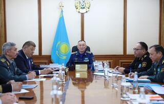 Министр обороны встретился с ветеранами Вооруженных сил