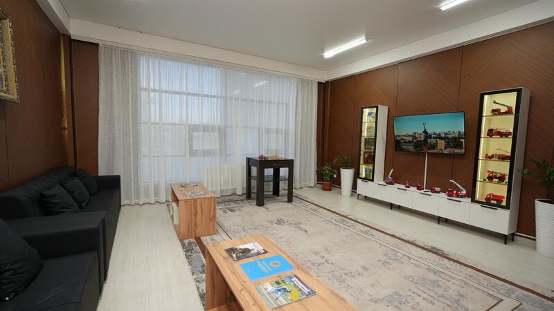 Глава МЧС ознакомился с модернизацией пожарной части в Шымкенте