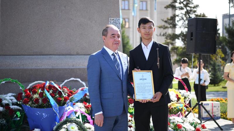 В Уральске почтили память Абая Кунанбайулы к 180-летию со дня его рождения