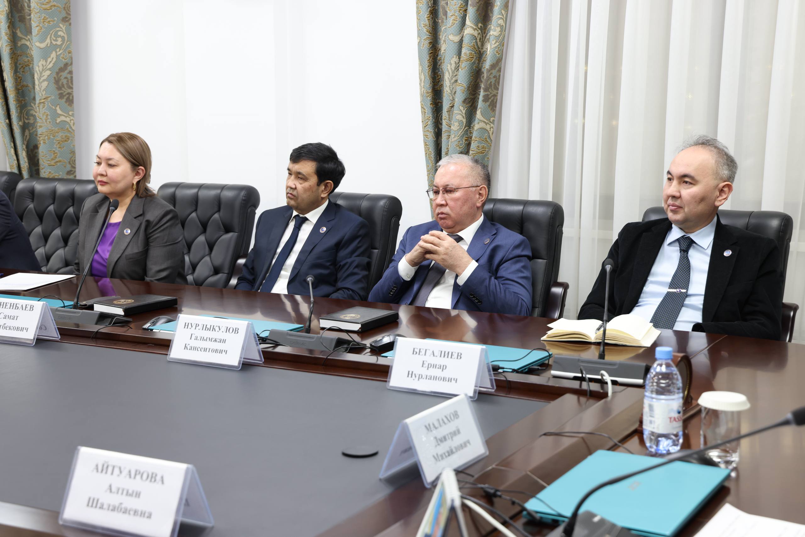 В Высшем Судебном Совете состоялось аппаратное совещание, посвящённое конституционным реформам и деятельности Конституционной комиссии