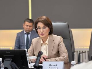 ДЕНСАУЛЫҚ САҚТАУ МИНИСТРЛІГІНДЕ ОТАНДЫҚ ФАРМИНДУСТРИЯНЫҢ ДАМУ ПЕРСПЕКТИВАЛАРЫ ТАЛҚЫЛАНДЫ