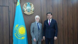 В рамках RES-2026 состоялась двусторонняя встреча Министра экологии и природных ресурсов Республики Казахстан Е. Нысанбаева с Председателем Межправительственной группы экспертов по изменению климата (МГЭИК) Джимом Скеа