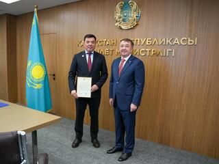 Министр юстиции РК Ерлан Сарсембаев встретился с новым председателем Республиканской коллегии адвокатов Мади Мырзагараевым