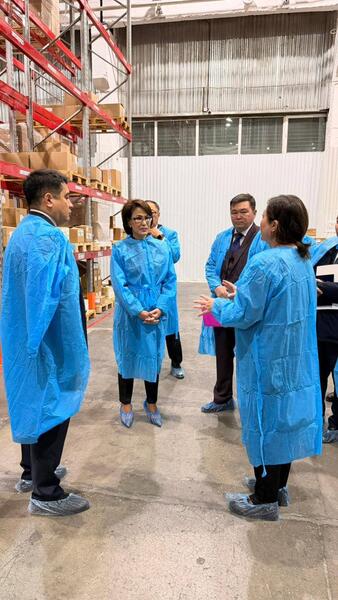 ГЛАВА МИНЗДРАВА ПОСЕТИЛА ЛЕКАРСТВЕННЫЙ ХАБ В АКТЮБИНСКОЙ ОБЛАСТИ