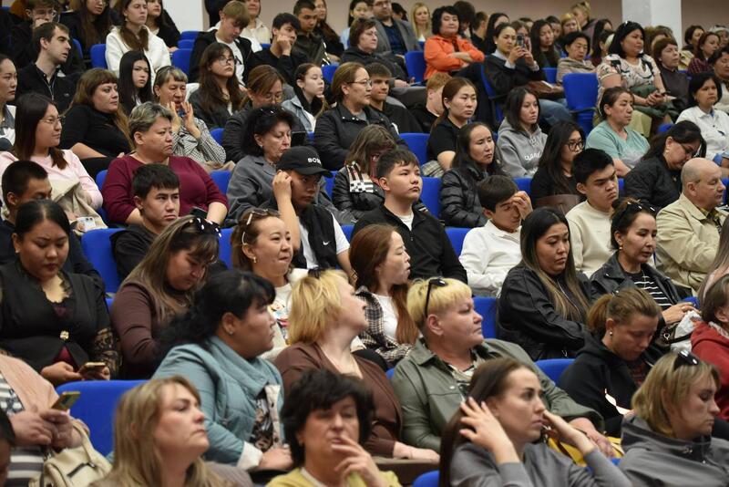 Министр экологии Ерлан Нысанбаев встретился с населением Карагандинской области