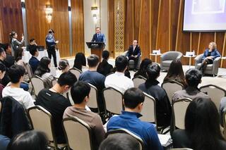 Цифровые технологии и ИИ в повседневной жизни: Послание Президента обсудили со студентами в столичном вузе